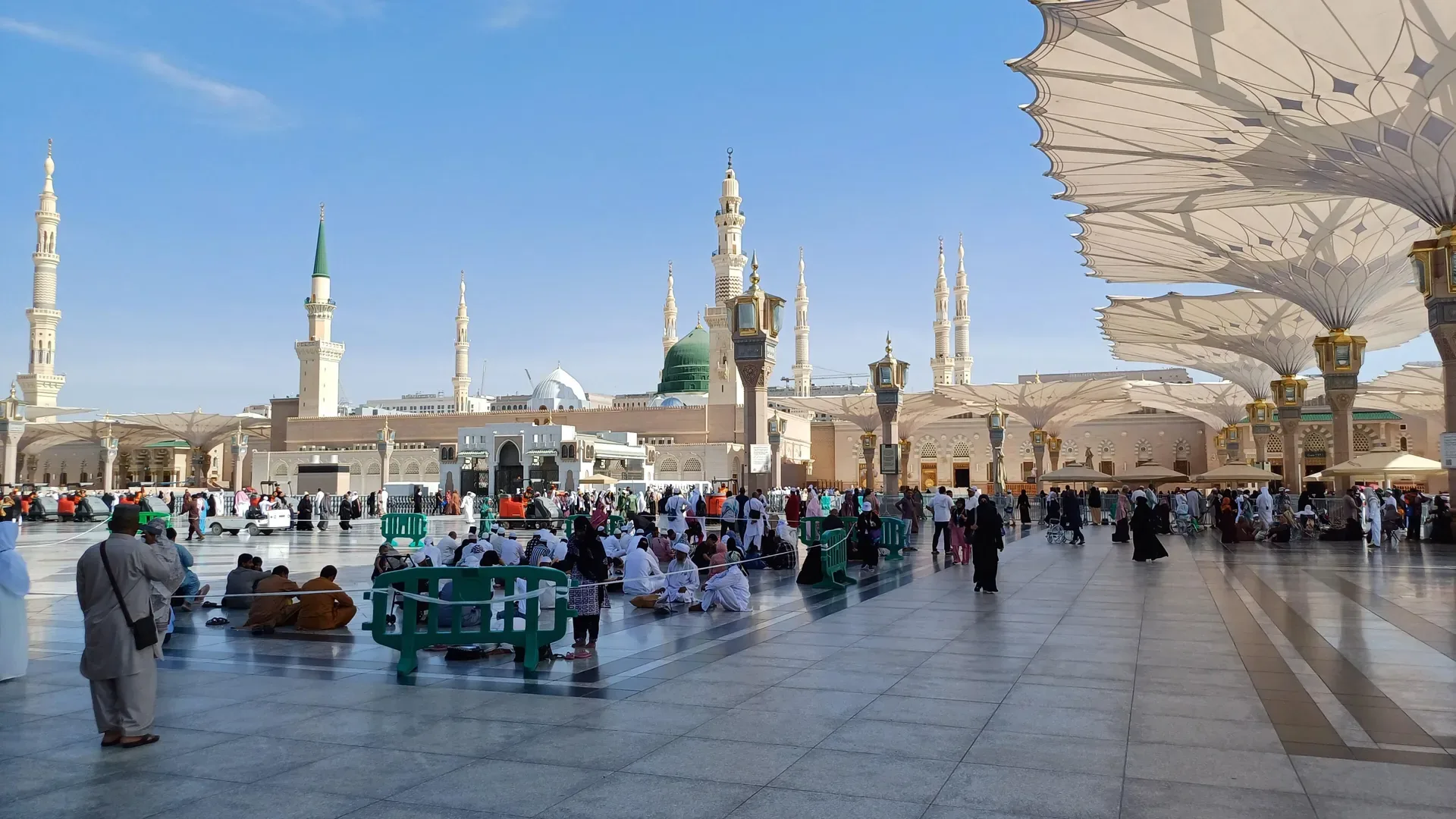 استكشف قصص وأماكن وتراث المدينة المنورة